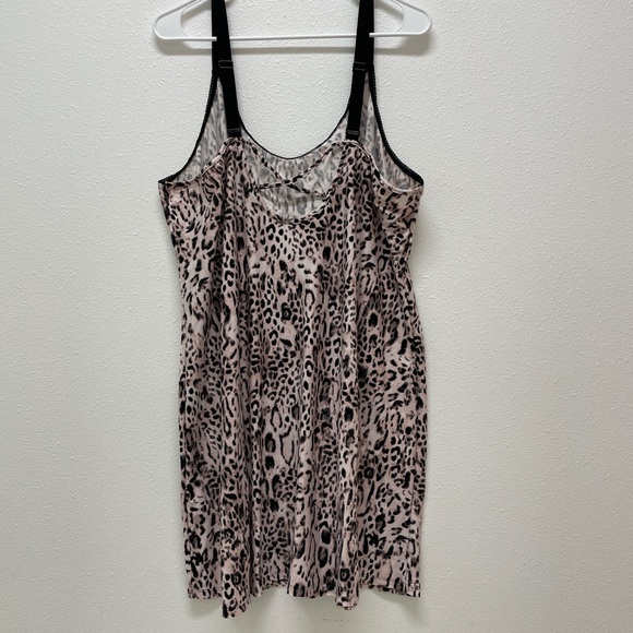 Leopard Print Sleeveless Dress - Picture 2 of 4